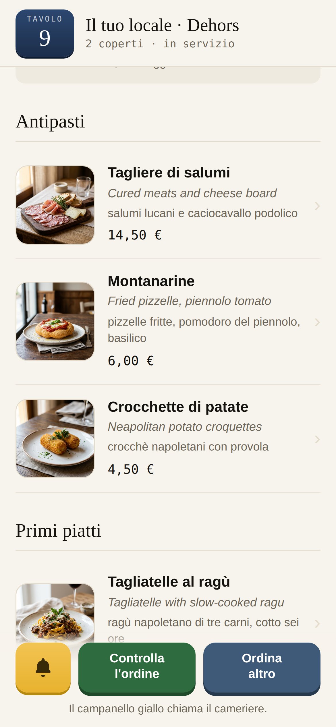 Il menu sul telefono del cliente, con categorie, descrizioni e prezzi